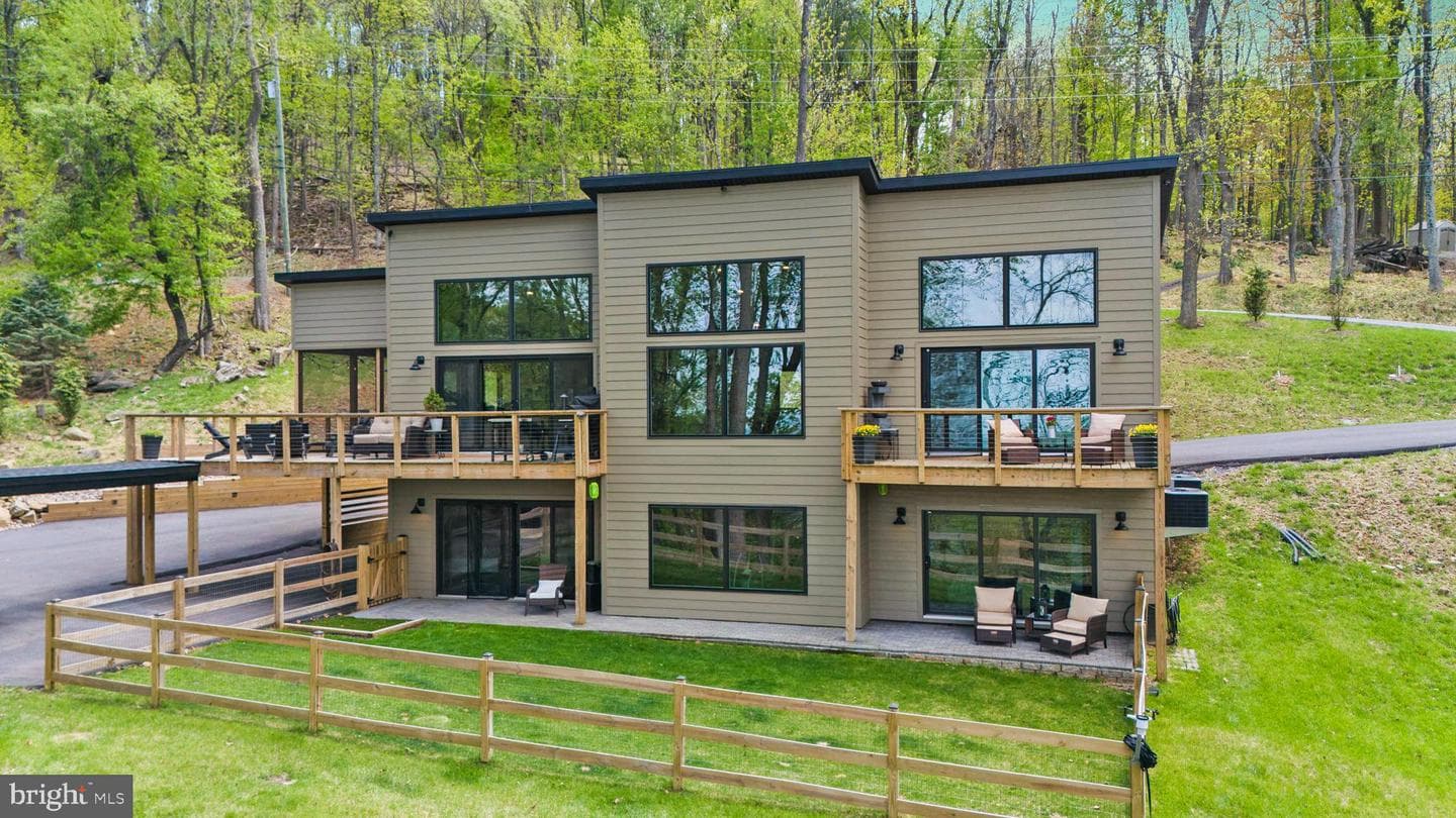 753 Club House Road