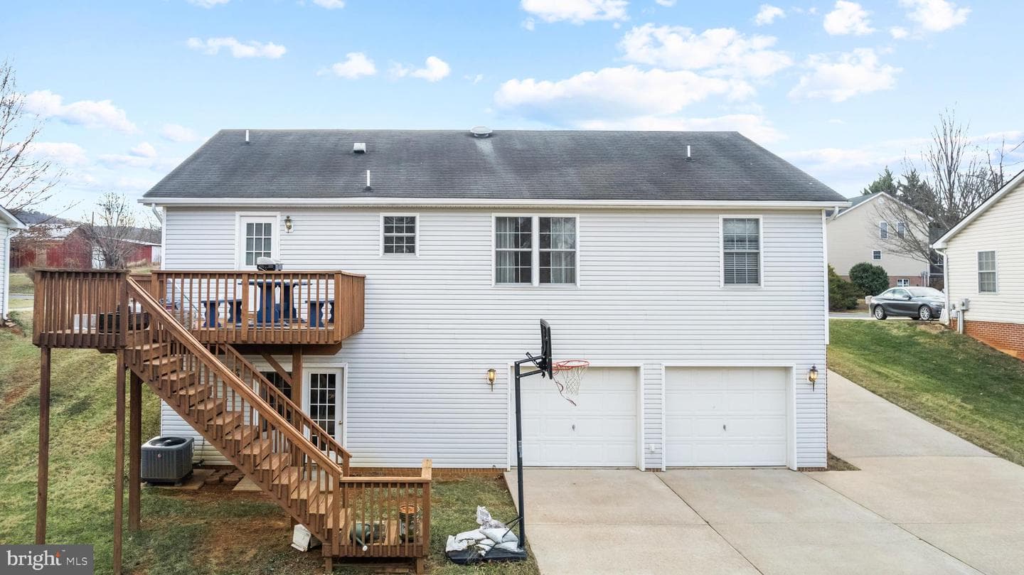 1076 Stuart Drive photo 23