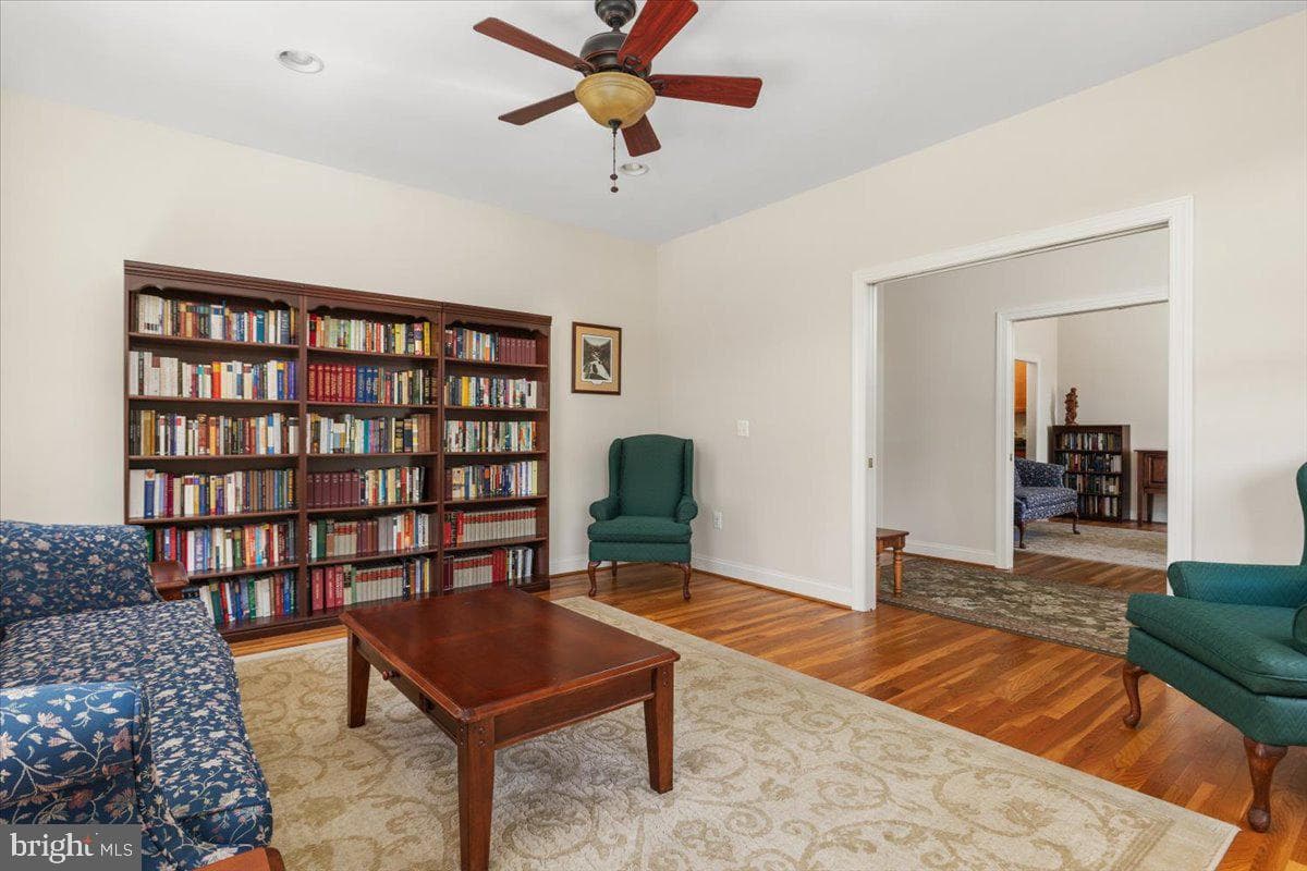 849 Village Court photo 11