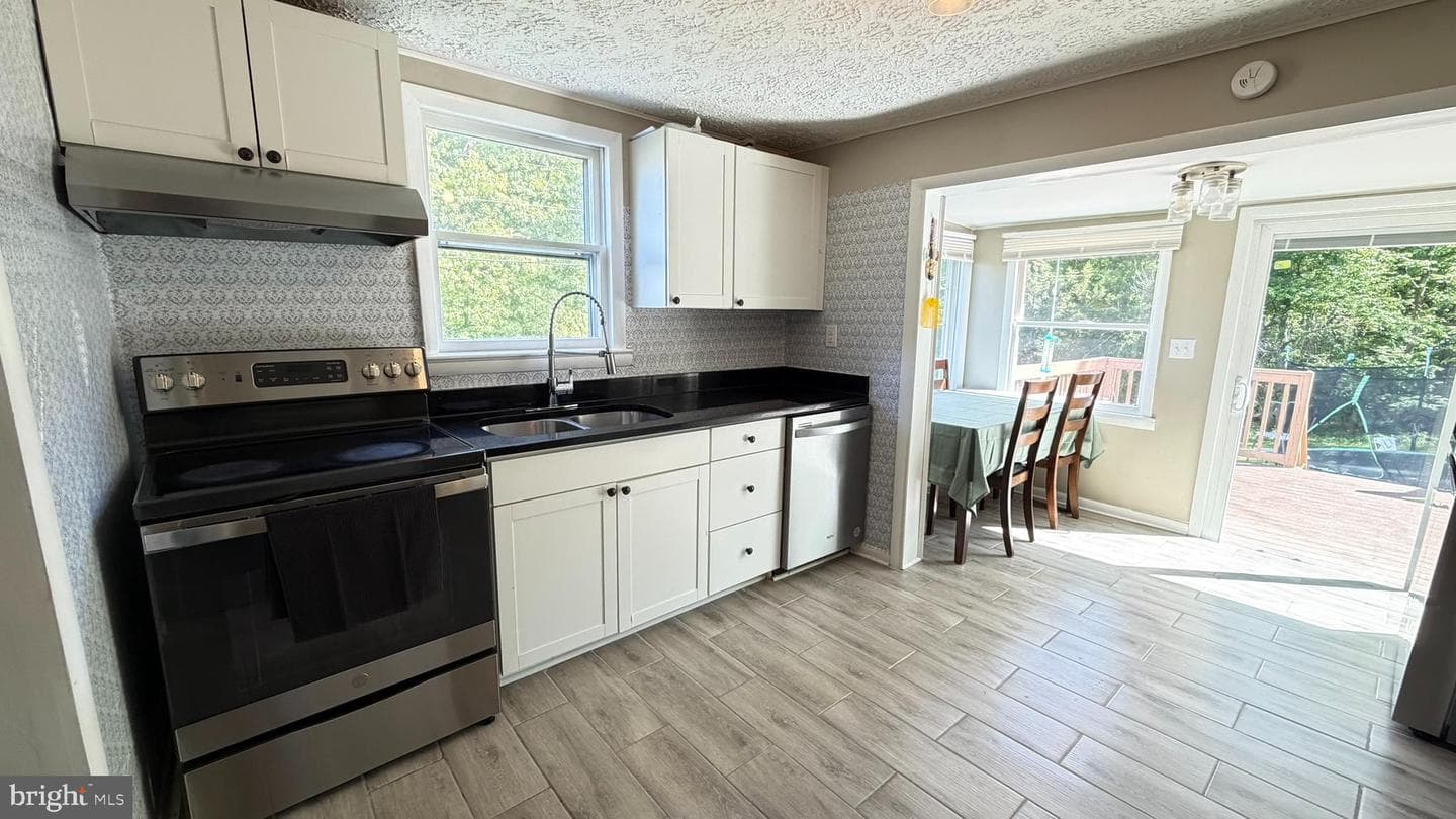 45 Figgins Road photo 4