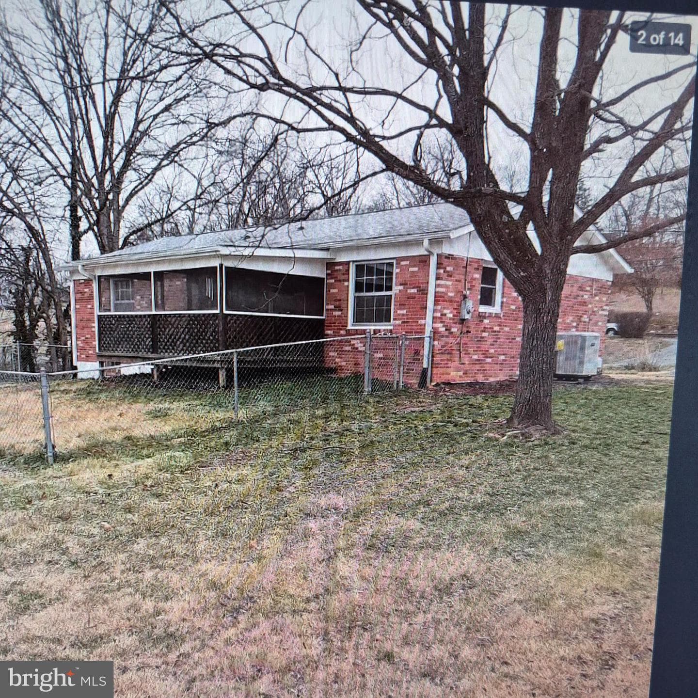 332 W Duck Street photo 2