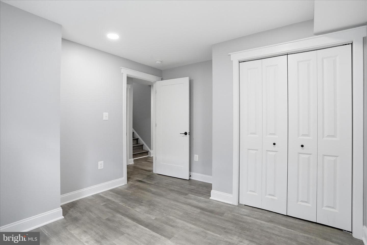 1357 N Royal Avenue photo 43