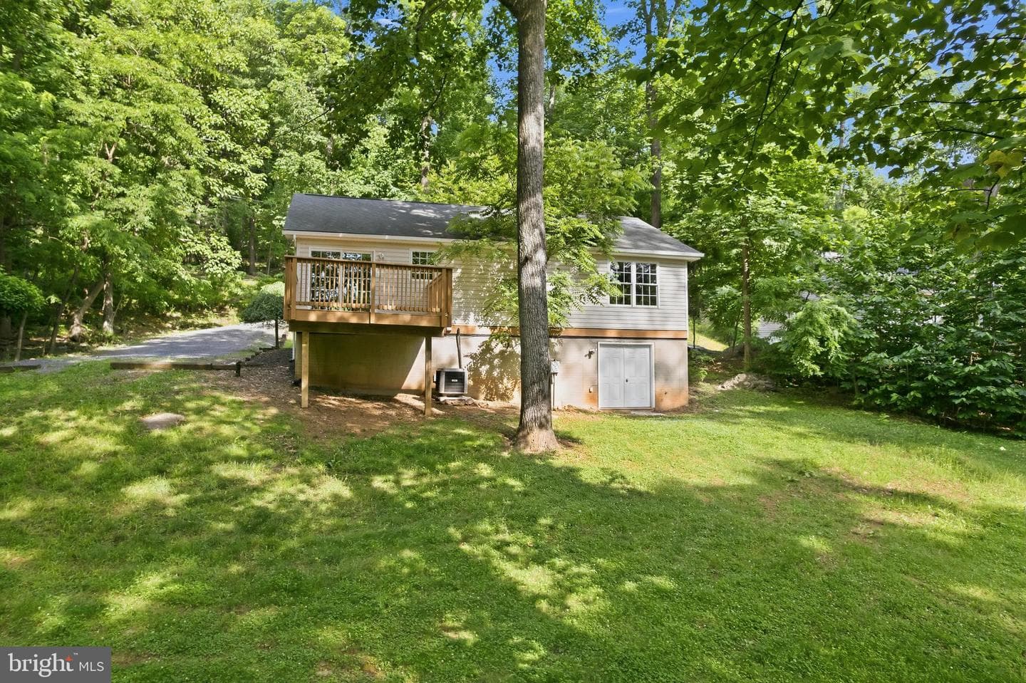 997 Wilderness Rd photo 3
