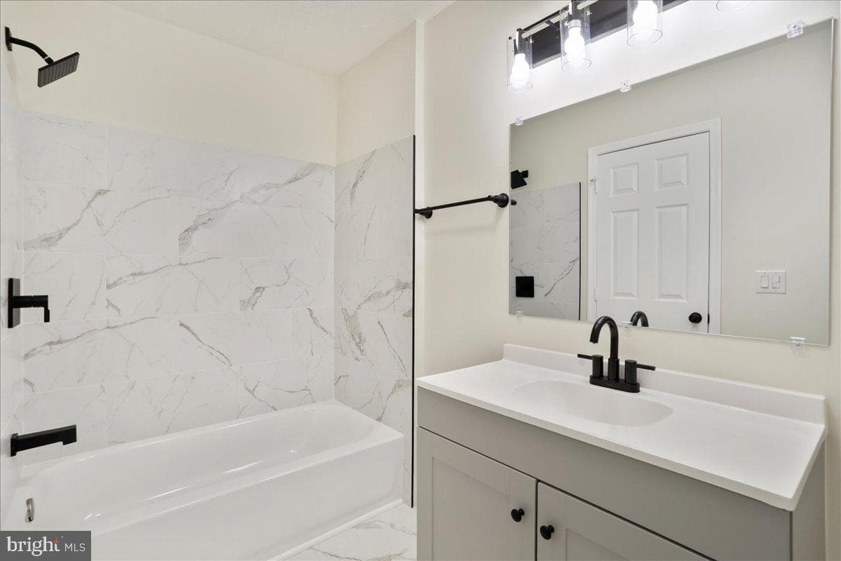 143 Zinn Way photo 22