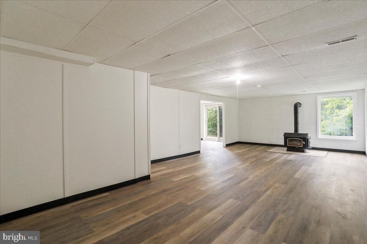 143 Zinn Way photo 26