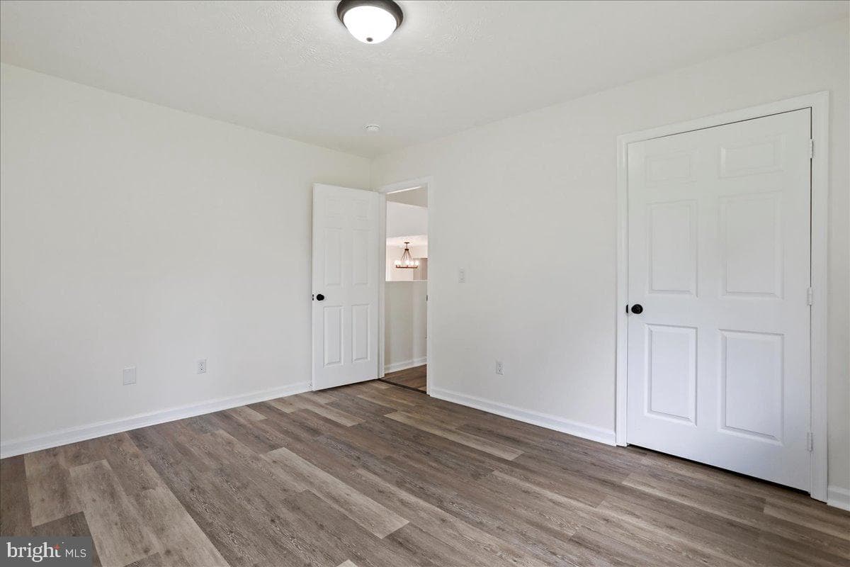 143 Zinn Way photo 6