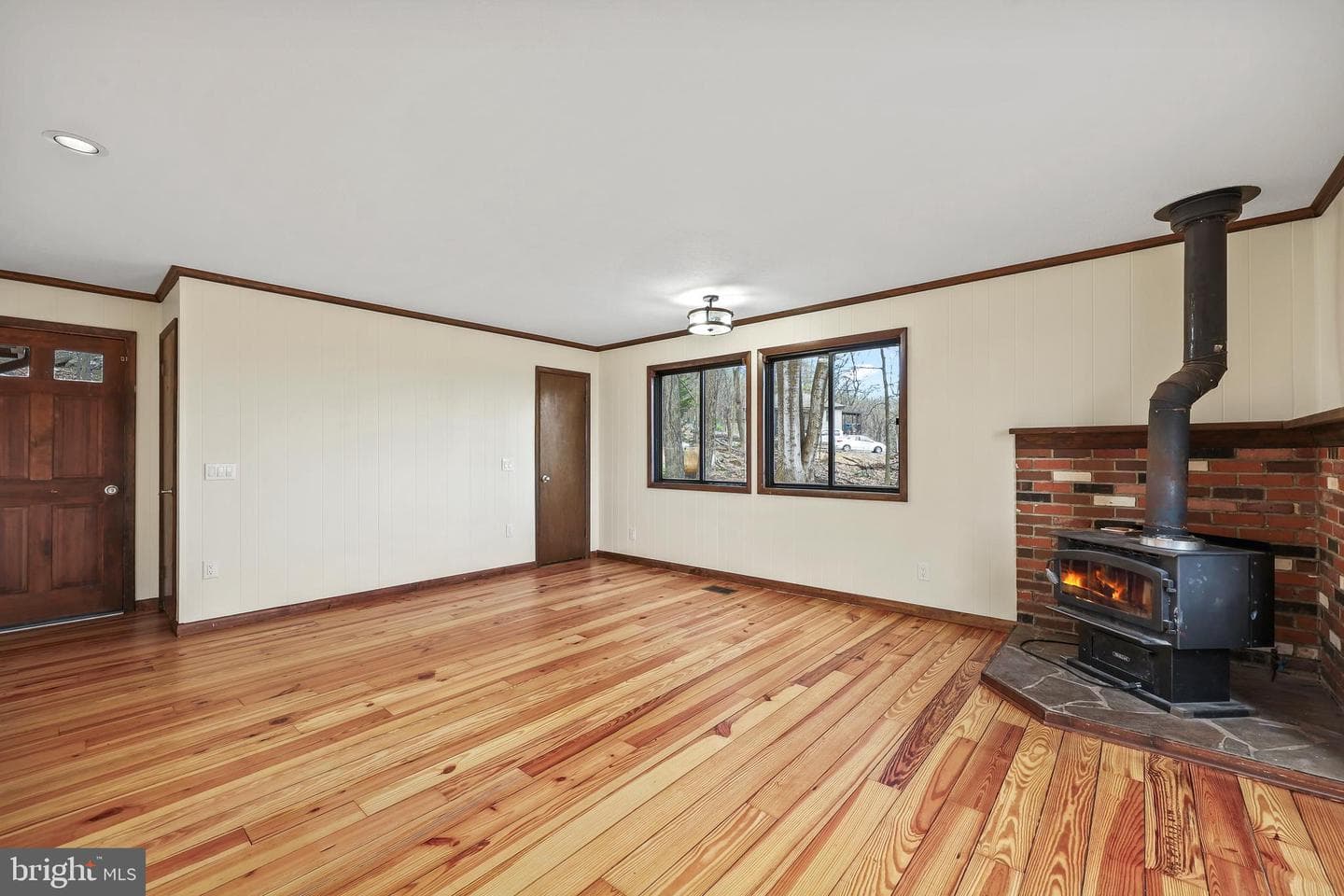 758 Club House Road photo 5