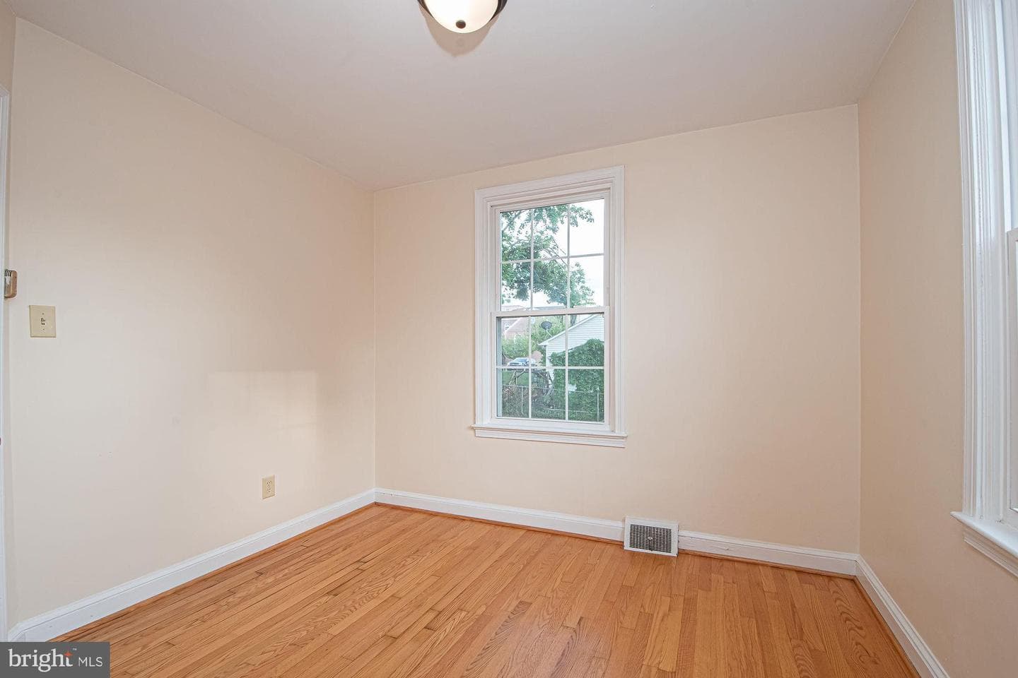 511 Happy Creek Road photo 19