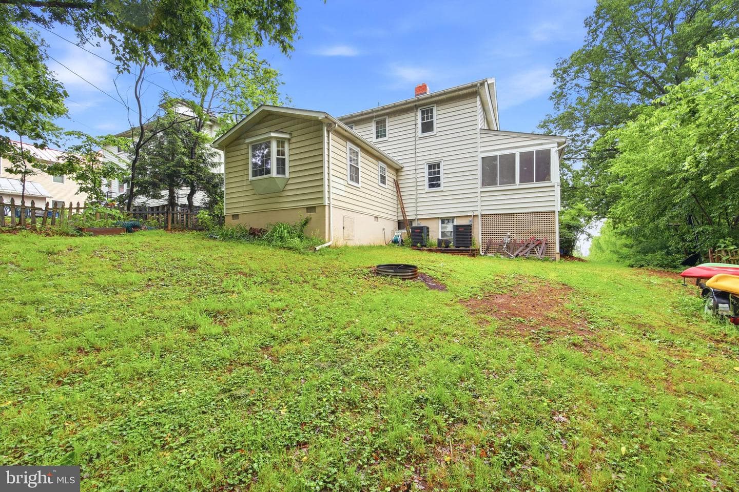 204 Grand Avenue photo 27