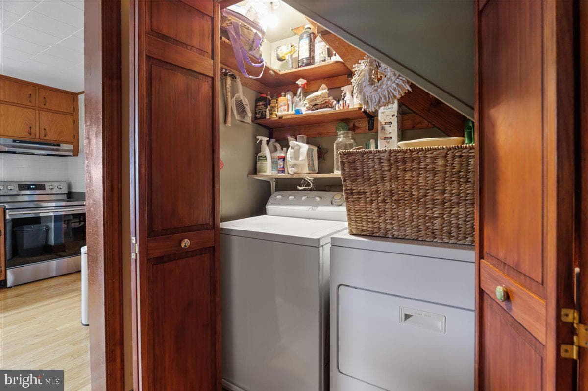 303 Lee Street photo 15