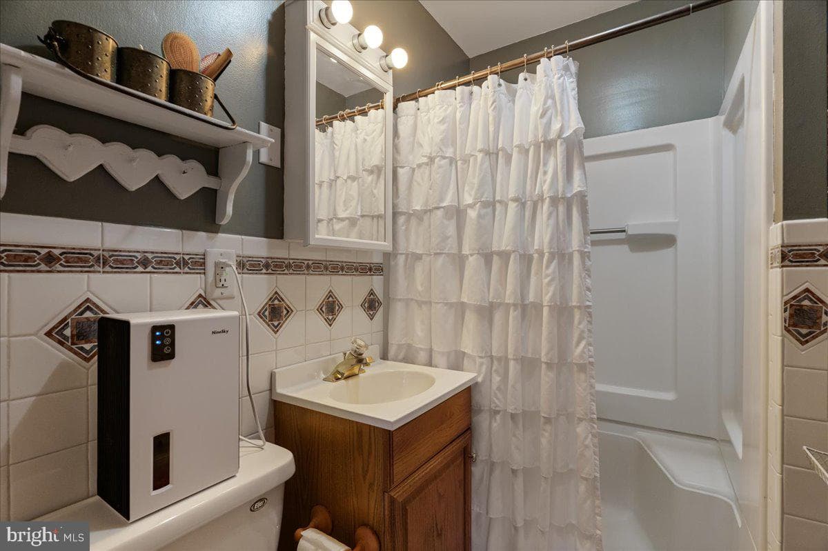 303 Lee Street photo 19