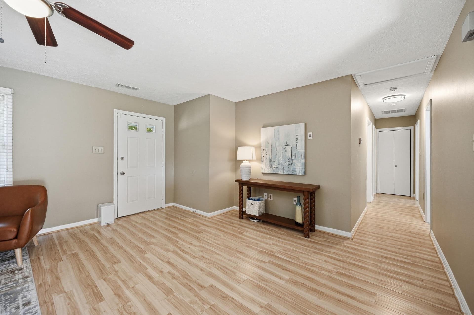 686 Rollason Drive photo 10