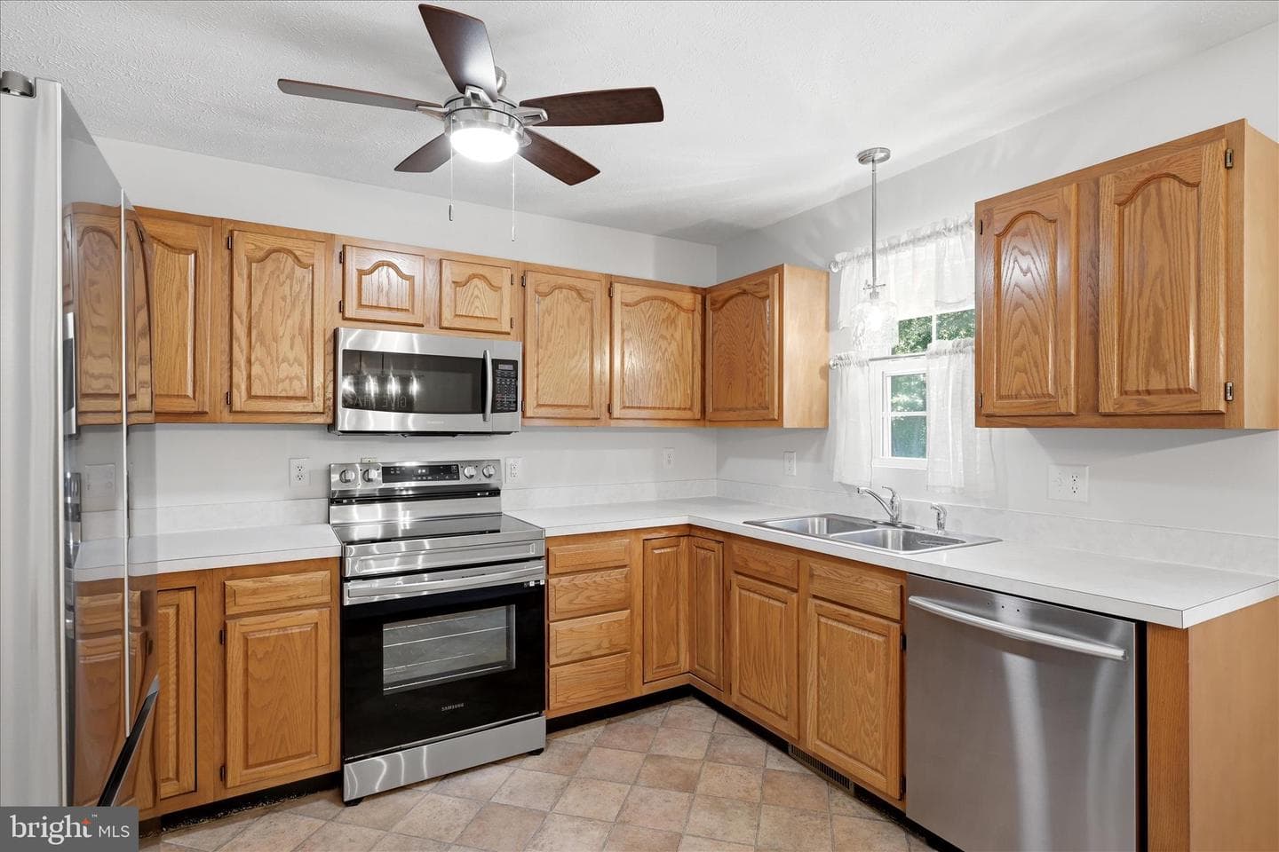 389 W Duck St photo 6