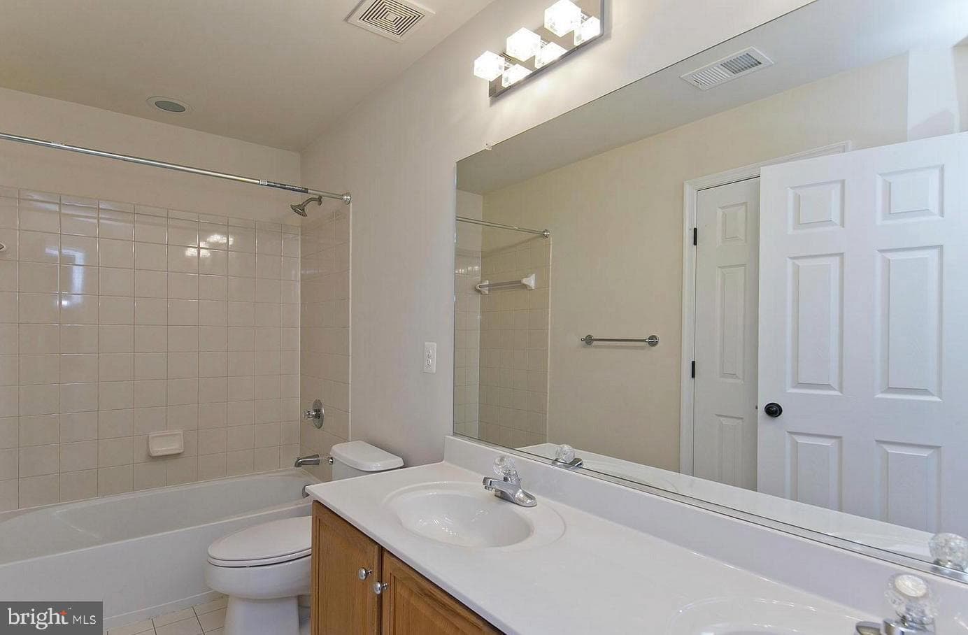 73 Spoon Square photo 11