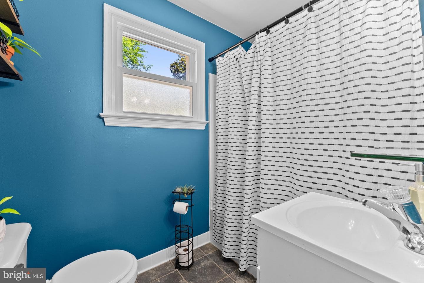 355 W 9th Street photo 18