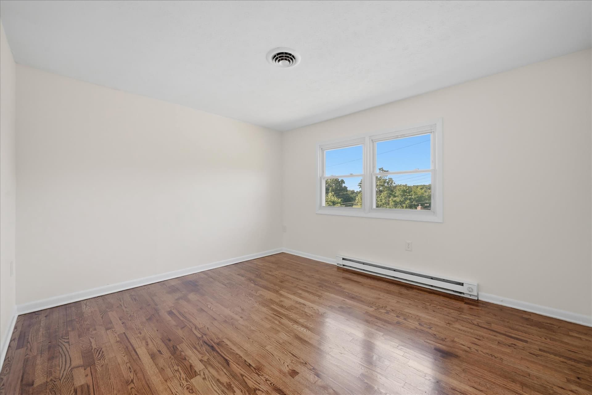 406 Viscose Avenue photo 17