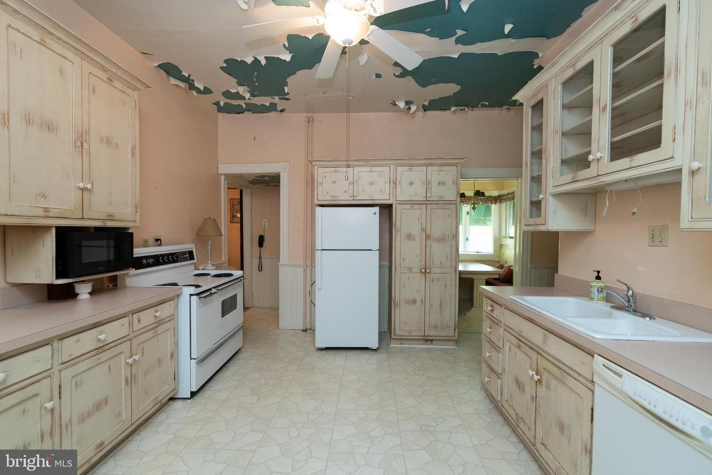 413 Grand Avenue photo 10