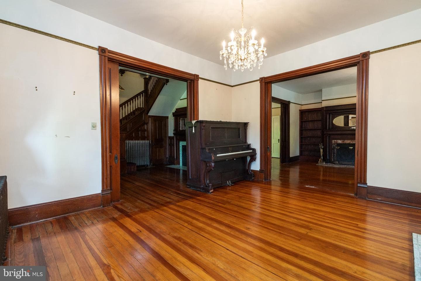 413 Grand Avenue photo 19