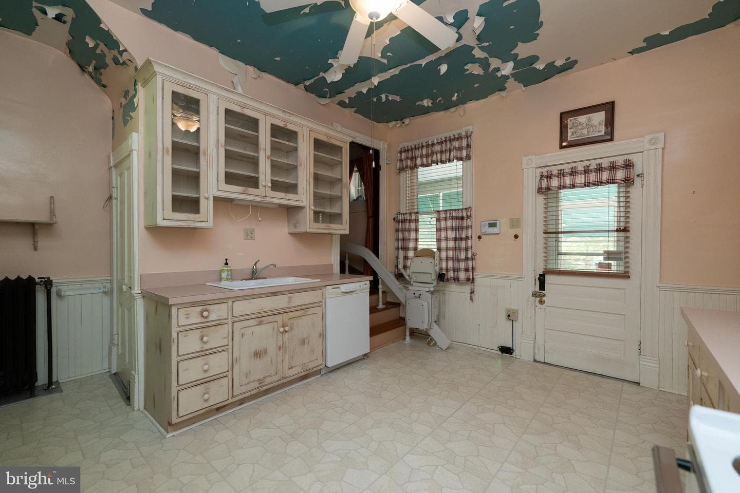 413 Grand Avenue photo 27