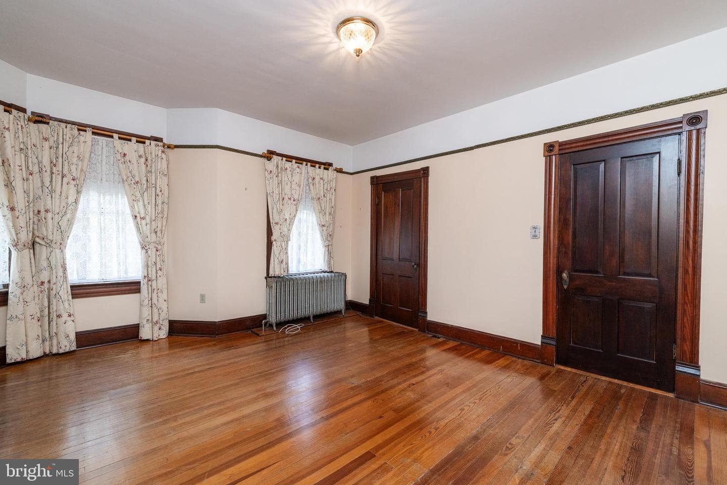 413 Grand Avenue photo 40