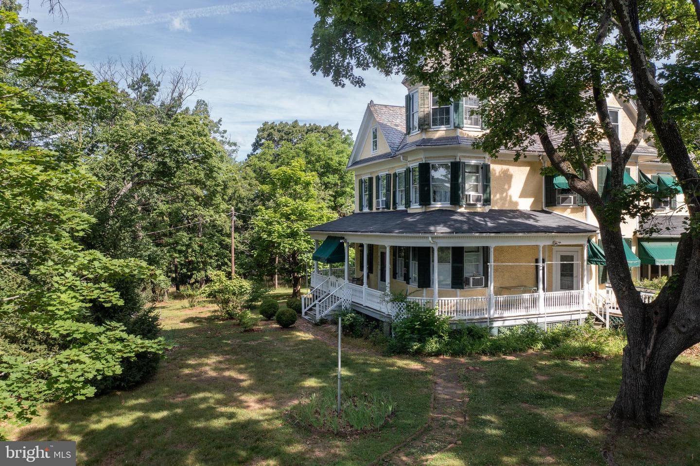 413 Grand Avenue photo 82