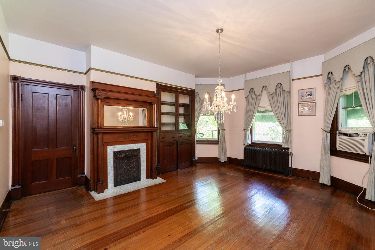 413 Grand Avenue photo 9