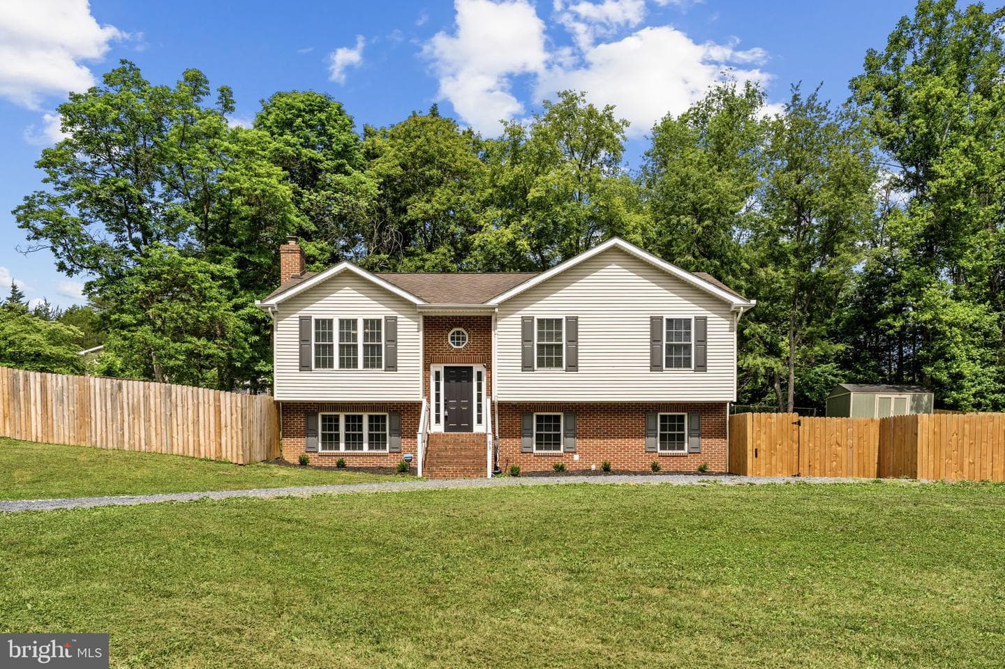 93 Chestnut Hill Drive photo 1