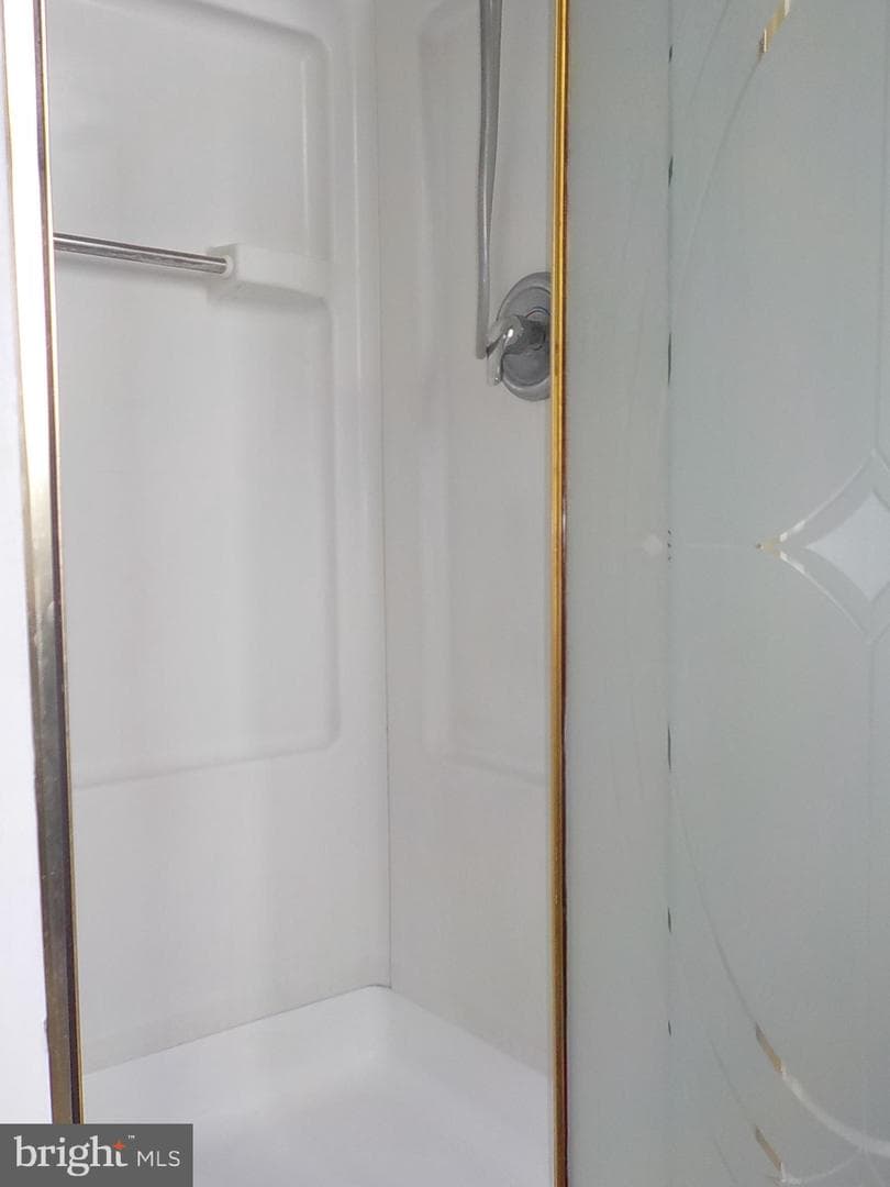 1383 Old Winchester Pike photo 4