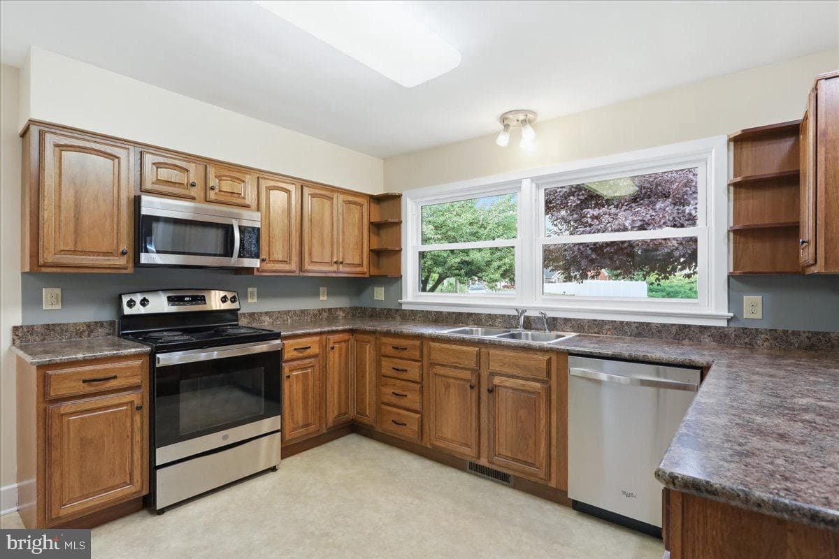 494 Hamilton Circle photo 7