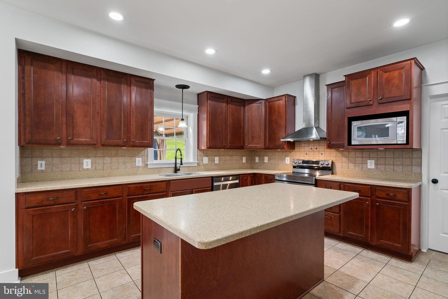 208 Markham Farm Road photo 18
