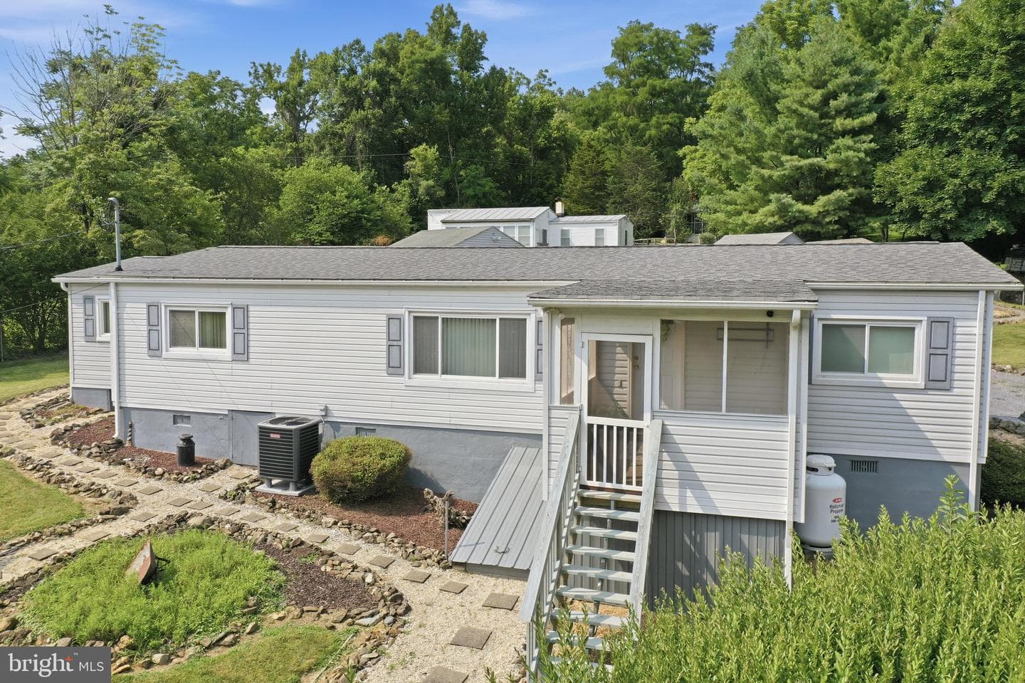 1233 Summit Point Drive photo 36