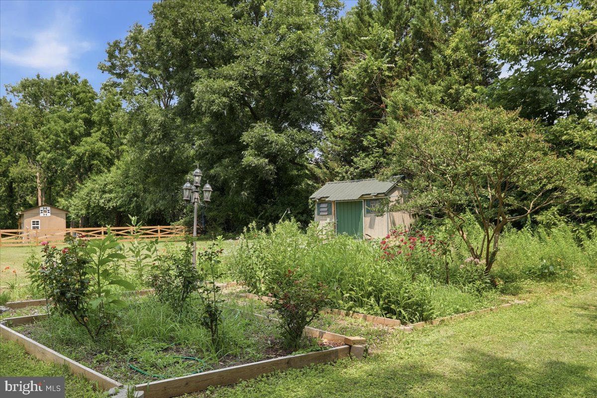 236 Riverside Drive photo 51