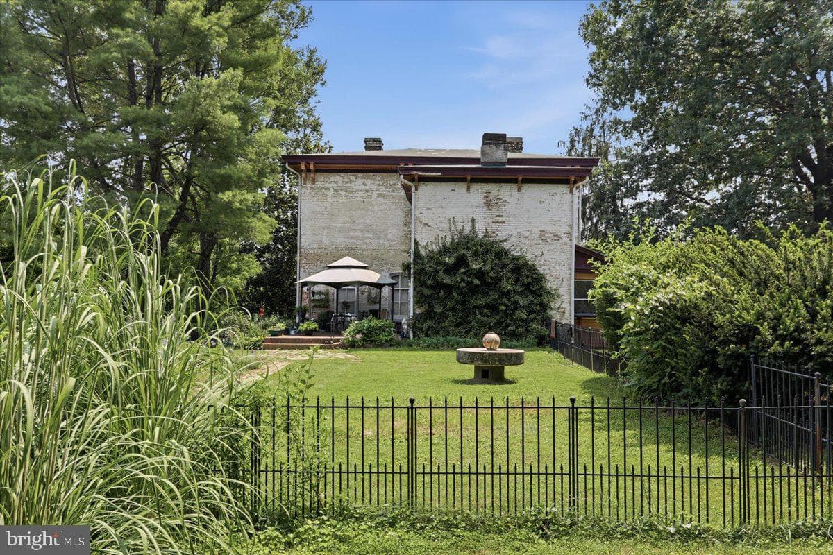 236 Riverside Drive photo 57