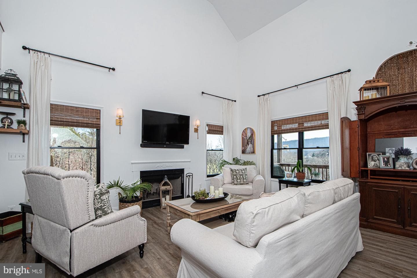 691 Sunset Village Road photo 38