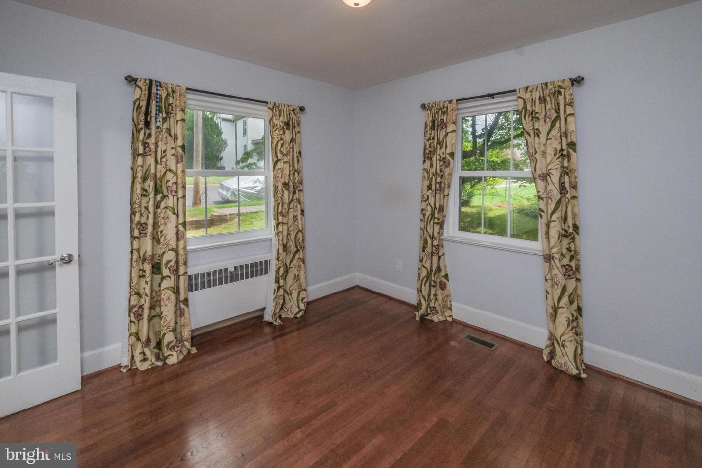 208 Salem Avenue photo 23