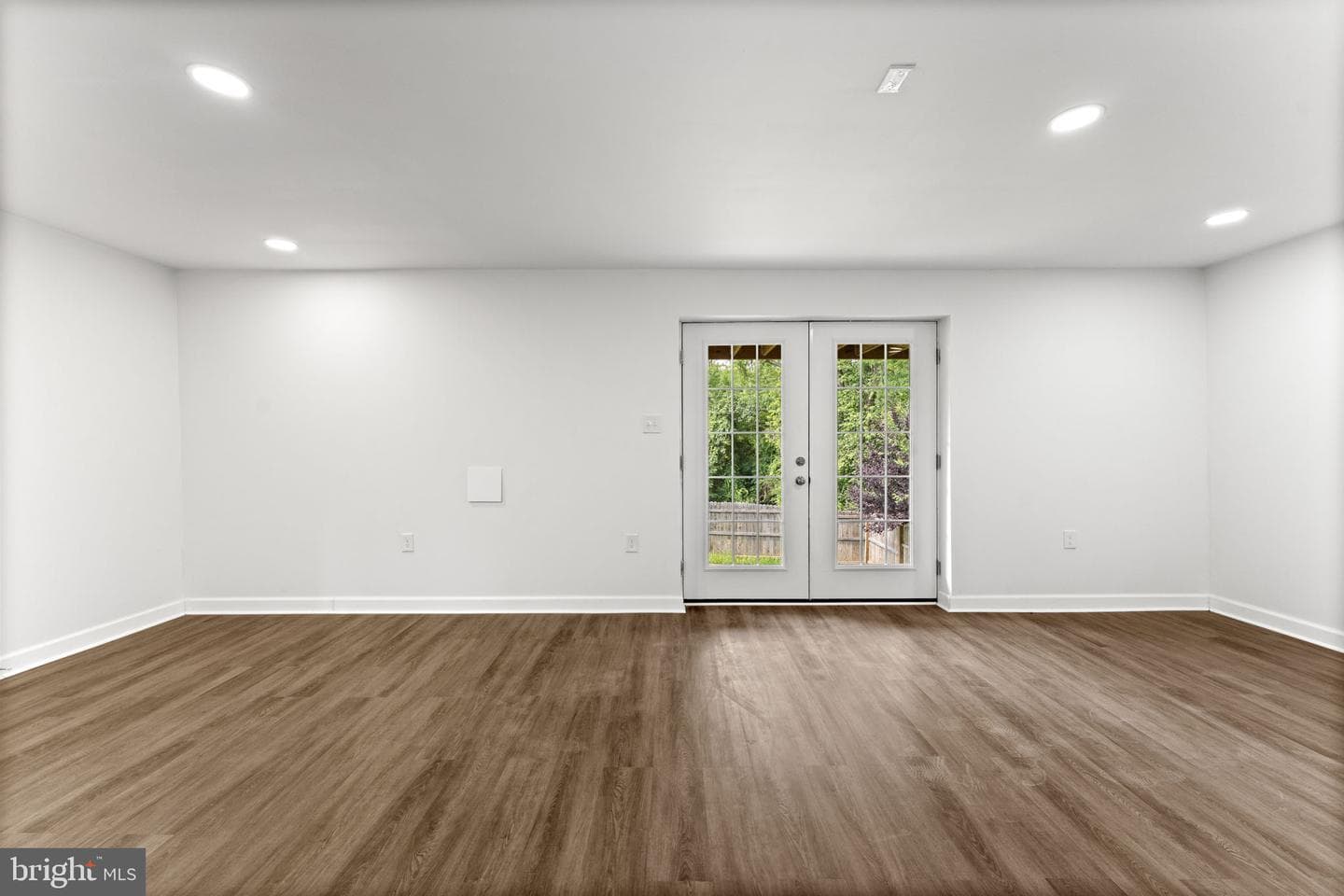 266 Riverside Drive photo 42