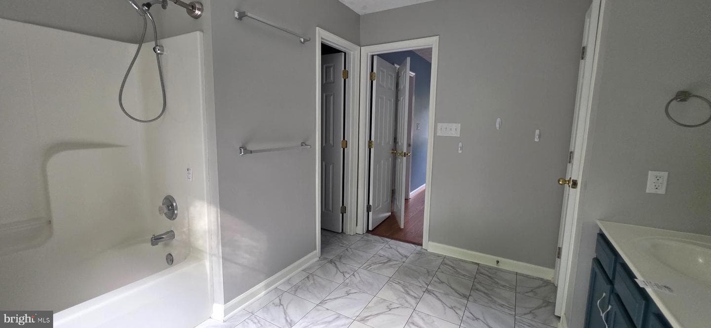 983 Meadow Court photo 38
