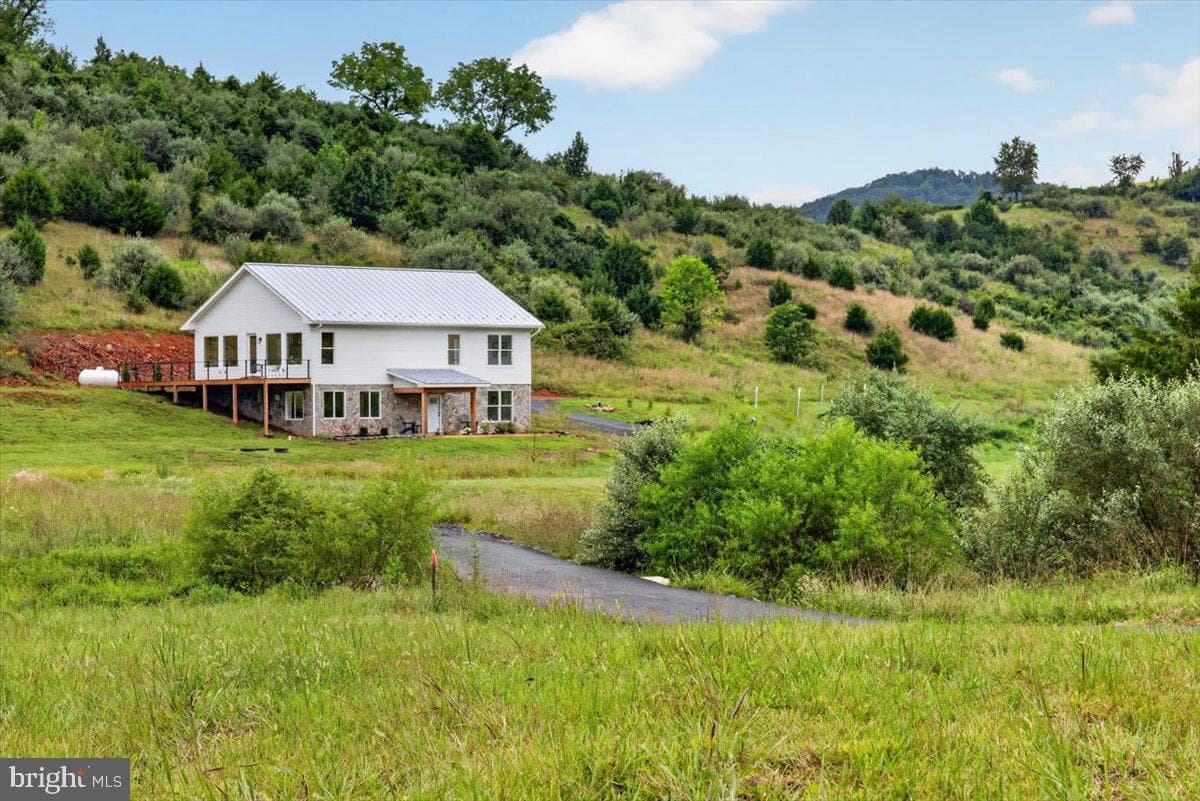 720 Gooney Manor Loop, Bentonville