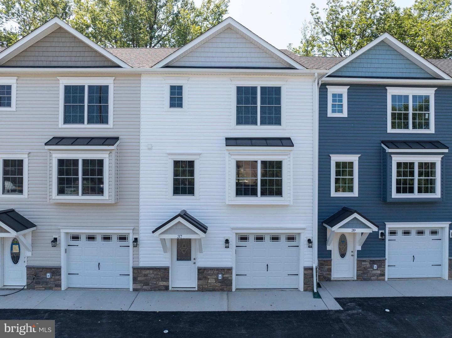 37 W Duck Street W photo 1