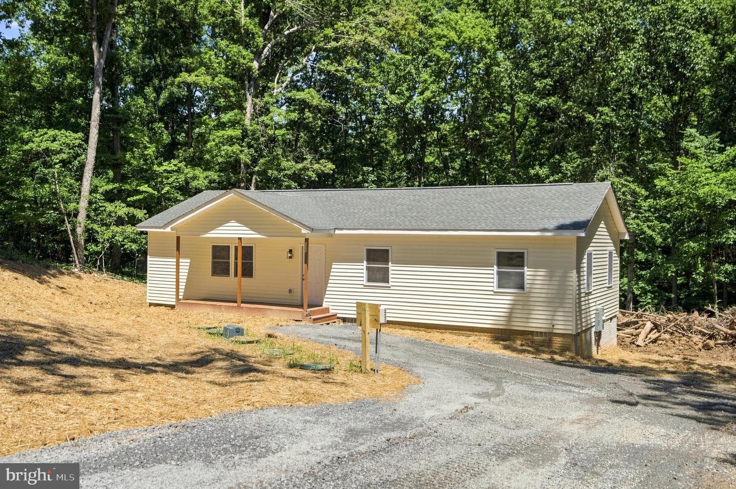 135 Yarnell Court photo 1
