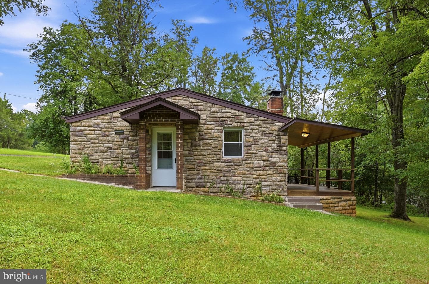 600 Mountain View Drive photo 1