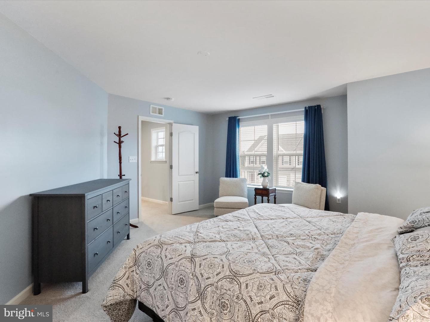 116 Strathmore Way E photo 24