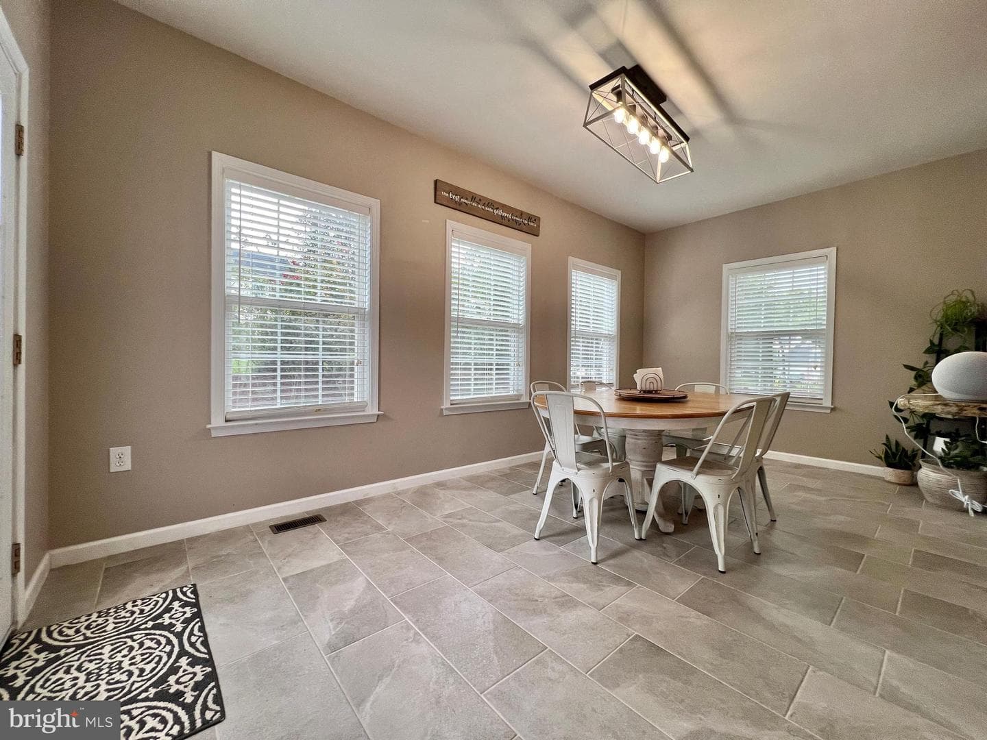 393 Quality Terrace photo 17