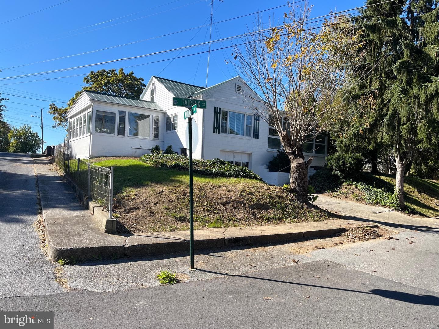 100 Fairfax Street photo 1