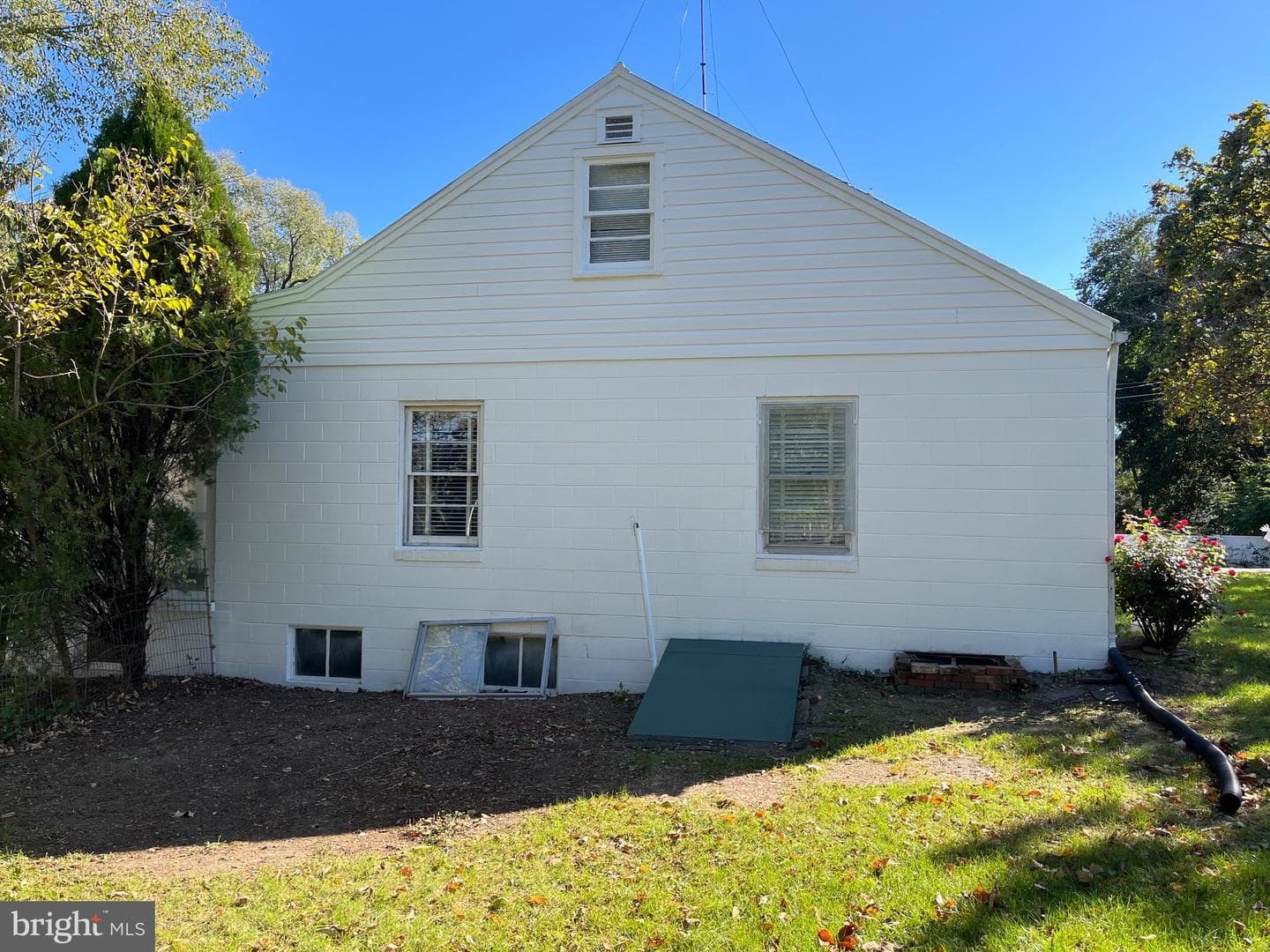 100 Fairfax Street photo 32