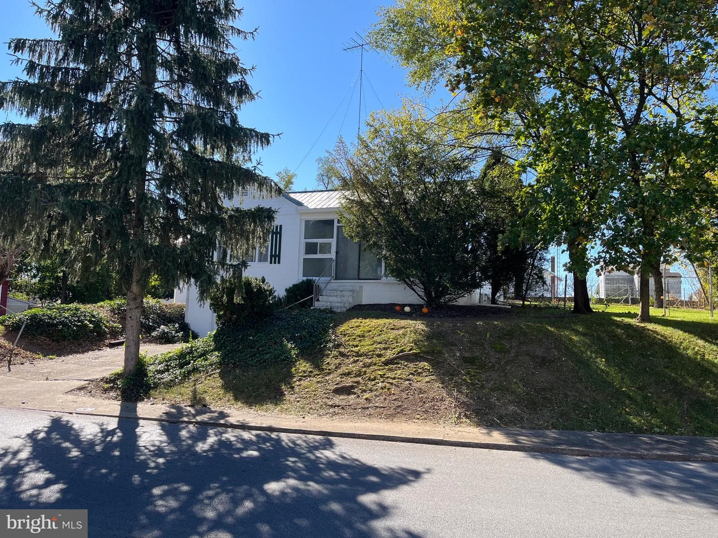 100 Fairfax Street photo 35