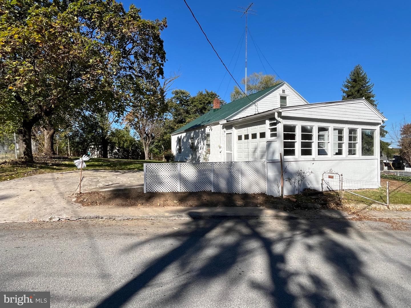 100 Fairfax Street photo 38