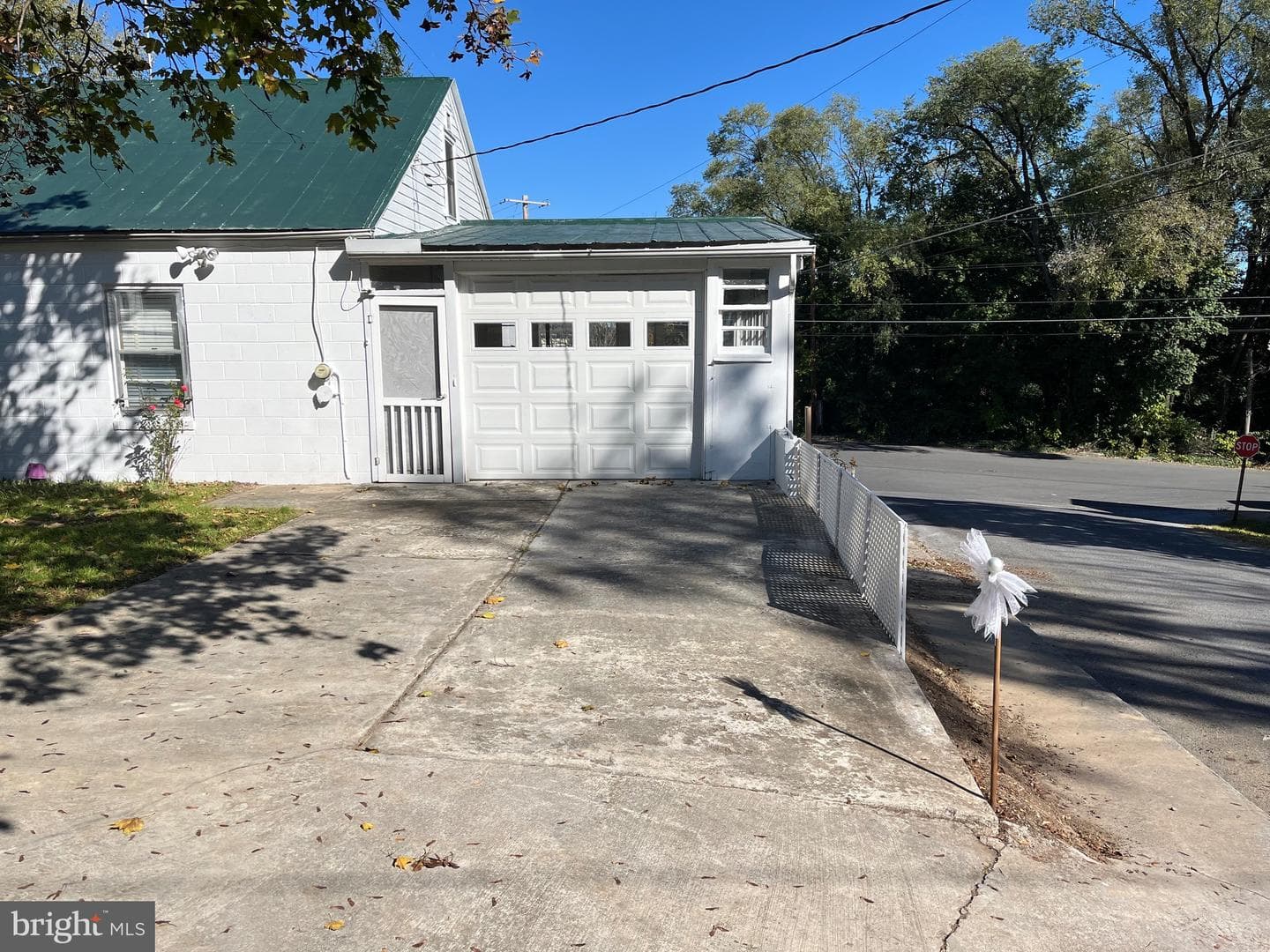 100 Fairfax Street photo 39