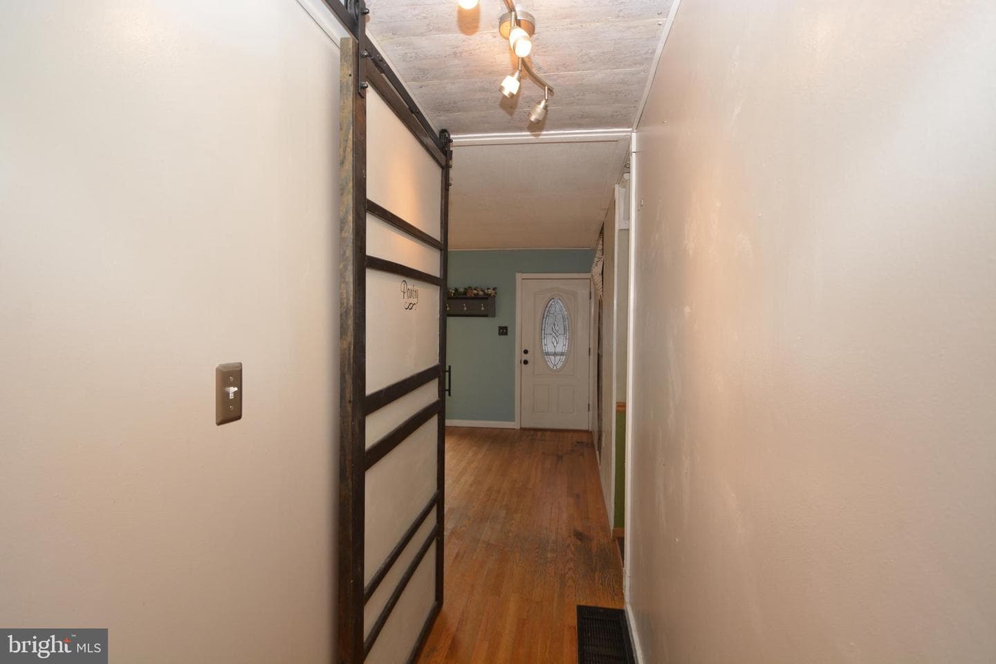127 Strine Avenue photo 8
