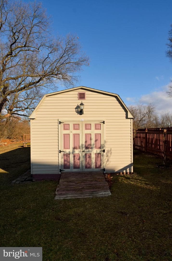 786 Ives Street photo 25